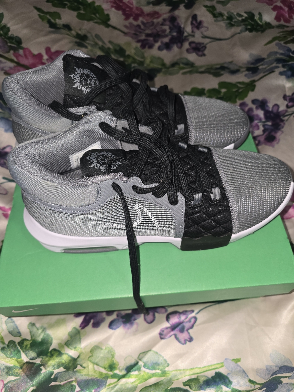 LeBron Witness VIII Cool Grey Men's Athletic Sneakers